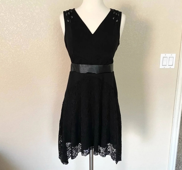 Black Lace Sleeveless Goth/Emo Dress - Picture 10 of 12